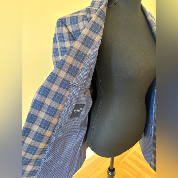 Penguin Navy and Tan Checkered Blazer - Picture 8 of 13